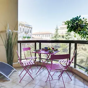 Grand Center At 2 Minutes Walk From The , Nice France